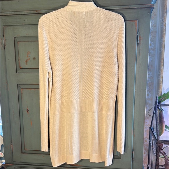 EUC Liz Claiborne Cream Cardigan Sweater Lightweight Knit Open Front - Picture 2 of 7